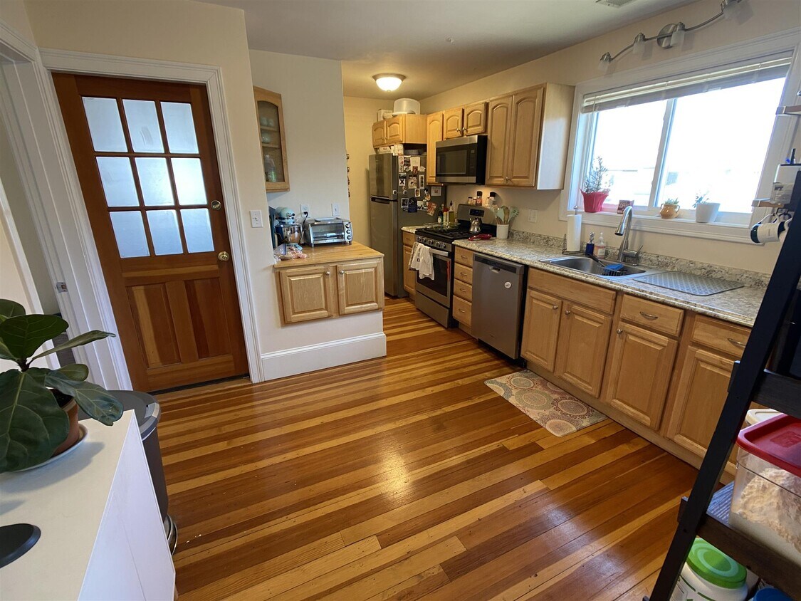 Foto principal - 117 Yale St