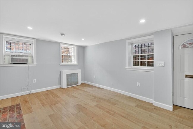 Foto del edificio - 1363 28th St NW