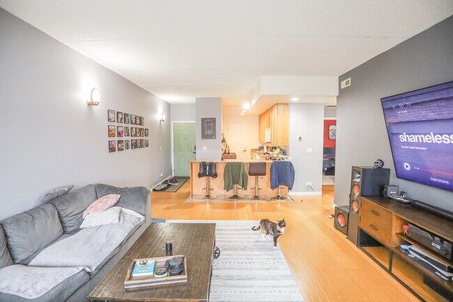 Foto del edificio - 4625 W Lawrence Ave