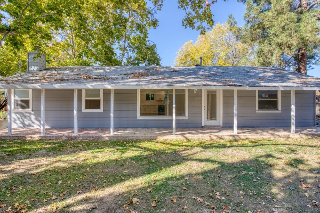 Primary Photo - 15965 Blossom Hill Rd