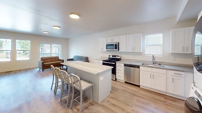 912 Mary-912M3-B5 - 912 Mary-912M3-B5 Apartment