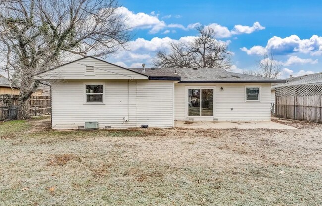 Foto del edificio - Spacious Single Family Home in South Wichita