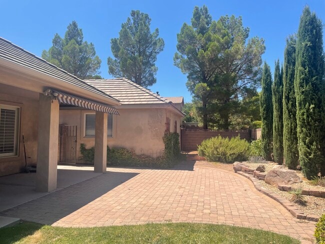 Foto del edificio - 2238 Preston Ave