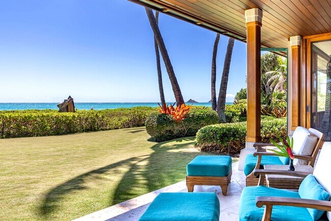 Foto del edificio - Beachfront Villa with Private Pool & Gym