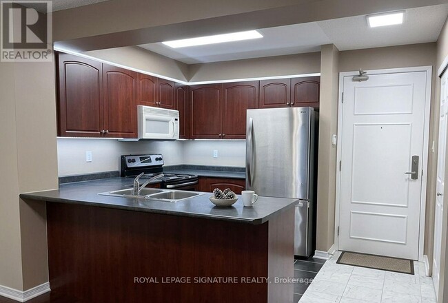 Building Photo - 330 Red Maple Rd