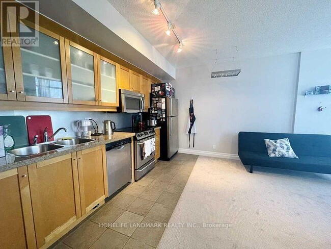 Building Photo - 500-10500 Queens Quay W