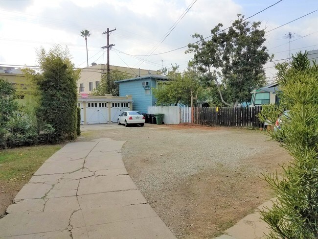 Building Photo - 5500 Barton Ave