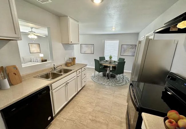 Building Photo - Beautifully remodeled 3 bed 1.5 bath in the desirable subdivision of Woodstone