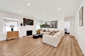Building Photo - 10725 Genesta Ave