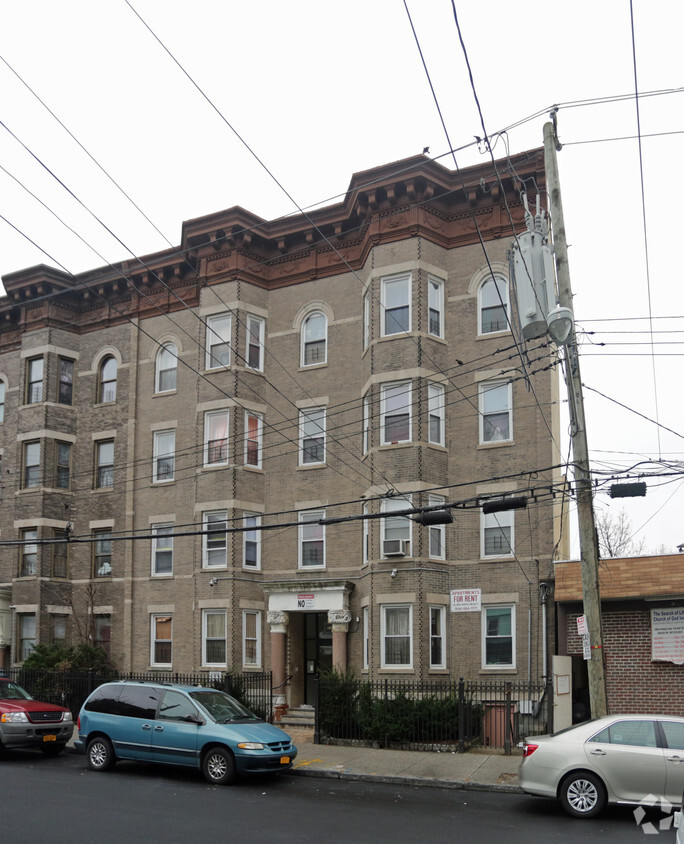 Primary Photo - 210 S 3rd Ave