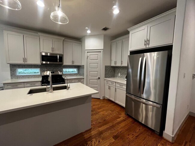 Foto del edificio - 1310 Shelby St