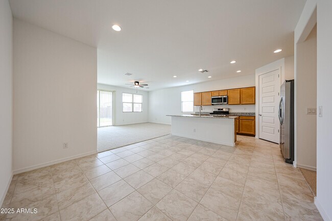 Building Photo - 17270 W Saddle Horn Trl
