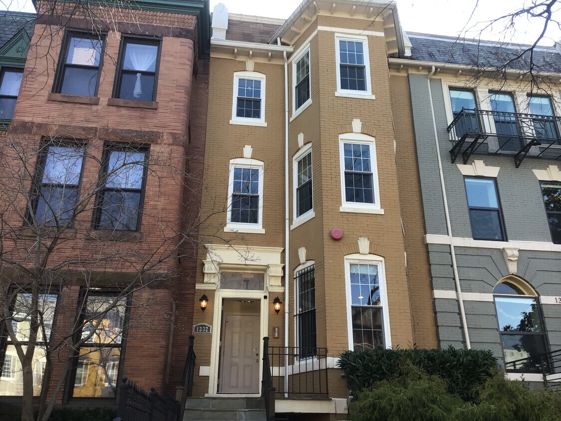 Primary Photo - 1332 Harvard St NW