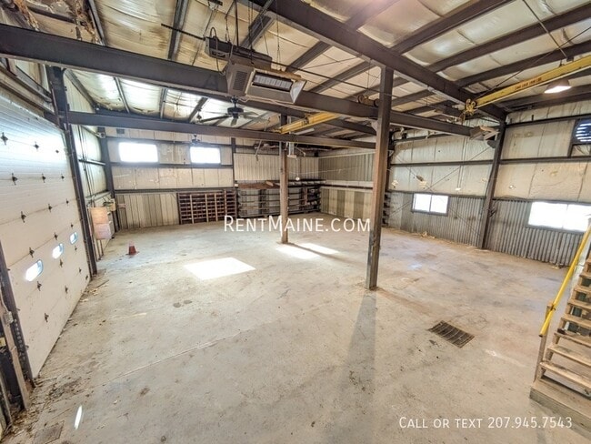 Building Photo - 38 Railroad St