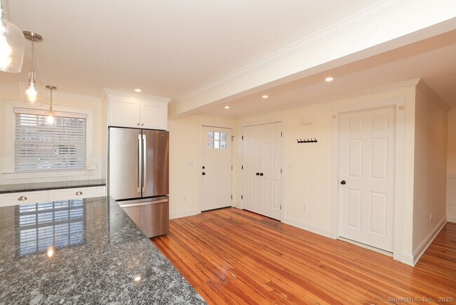 Foto del edificio - 792 Farmington Ave