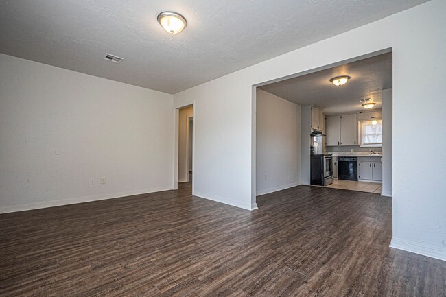 Foto del edificio - Updated 3 Bed - 1 Bath in Bethany!