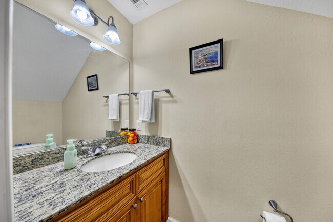 Foto del edificio - 511 Arbor Lake Dr