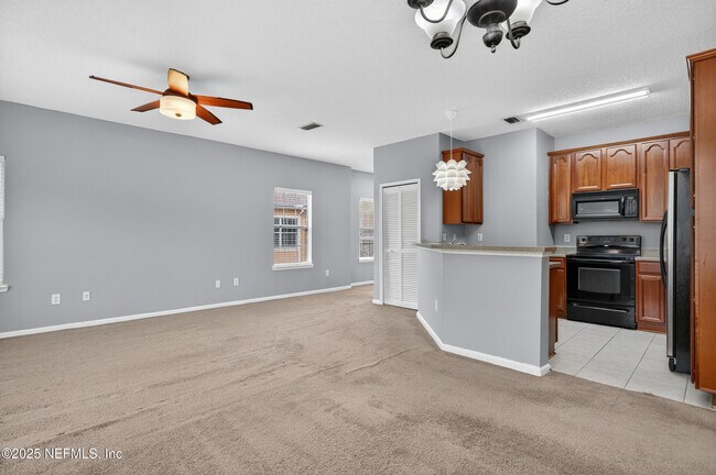 Foto del edificio - 7229 Deerfoot Cir