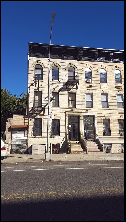 Primary Photo - 285 Mother Gaston Blvd