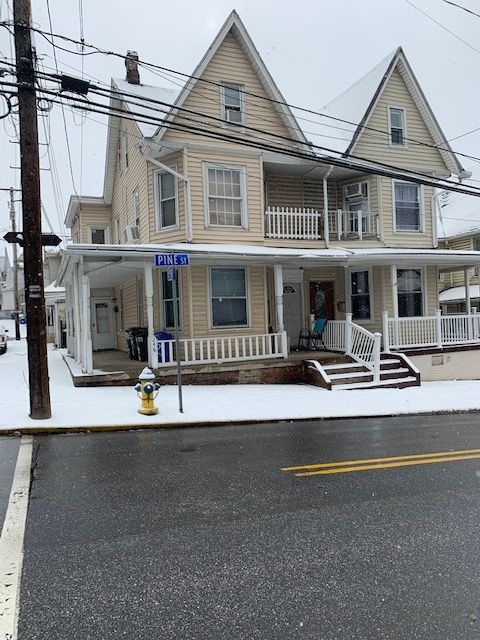 Primary Photo - 246 Pine St