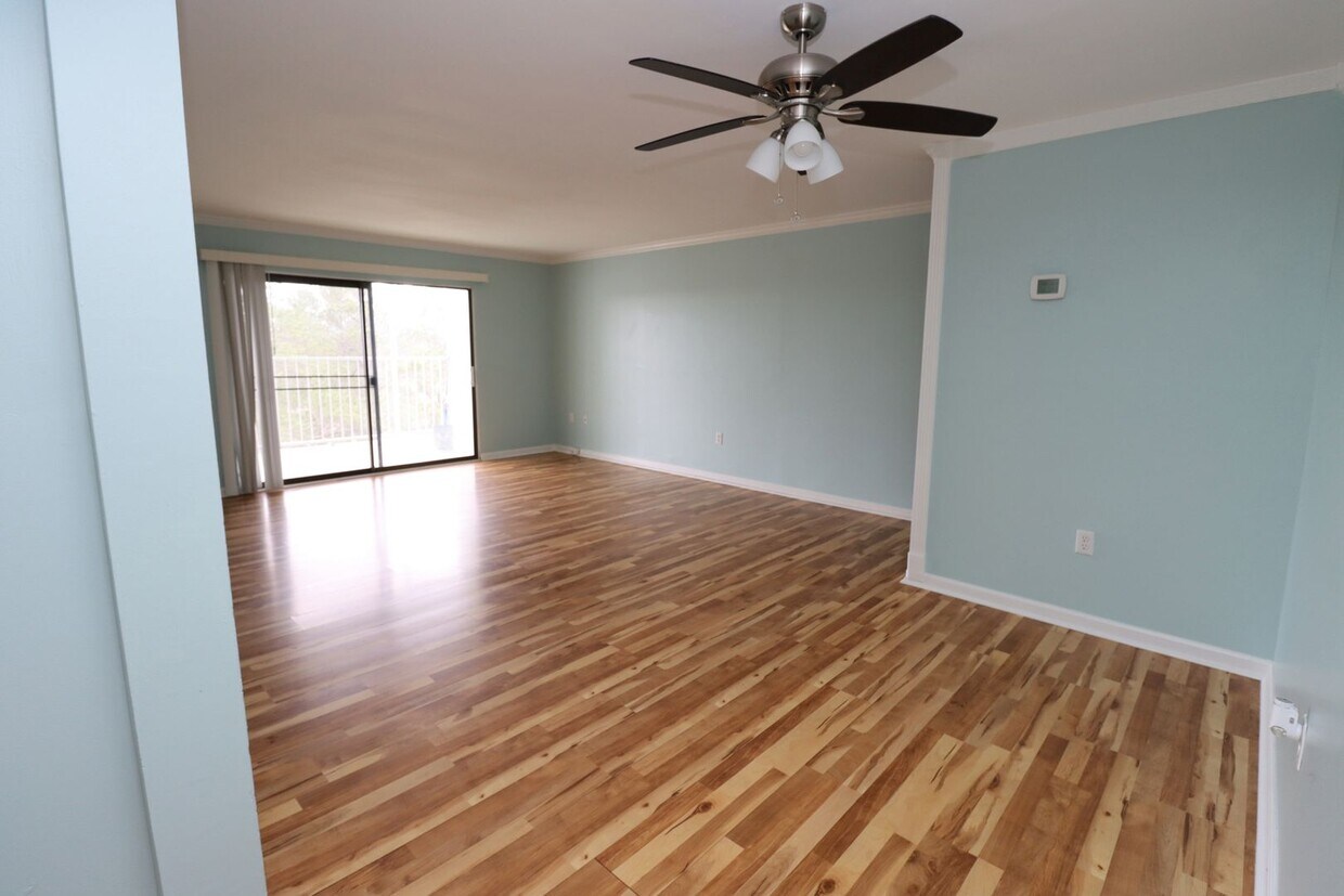 Foto principal - 1825 St Julian Pl