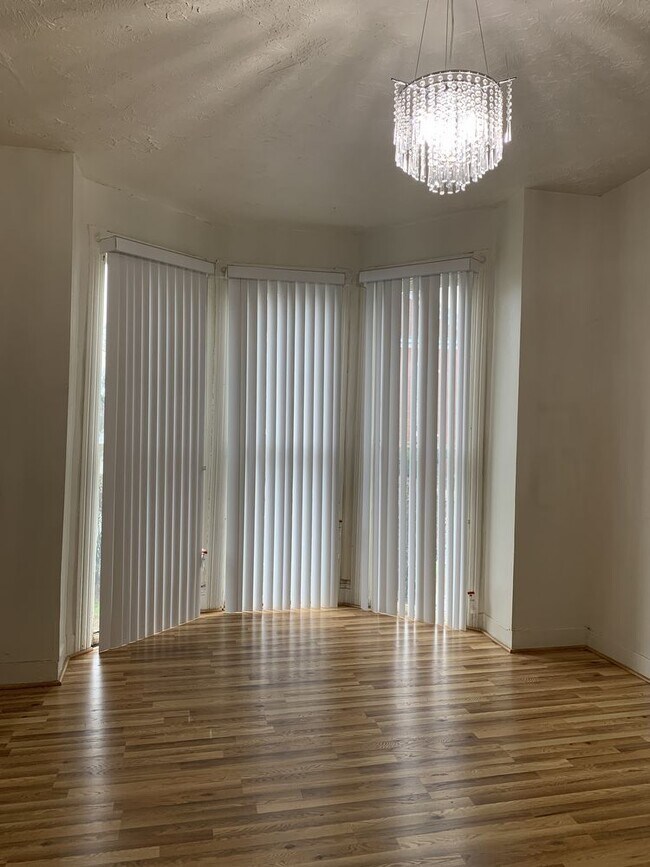 Foto del edificio - 2016 Fairmount Ave