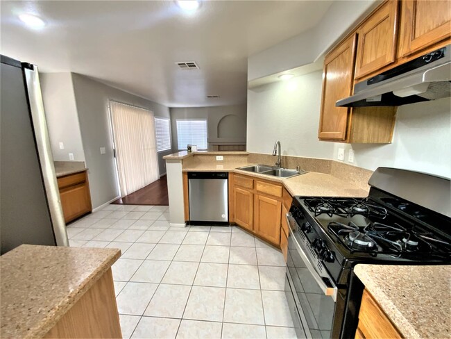 Building Photo - 1221 Taramar St