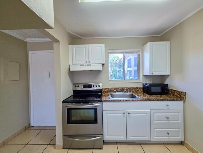 Photo - 6100 Forest Hill Blvd Apartment