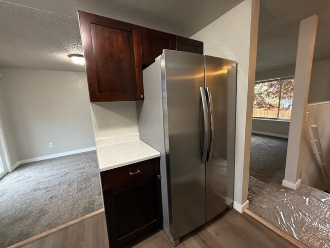 Foto del edificio - BRAND NEW 5 bed House in Tacoma School Dis...