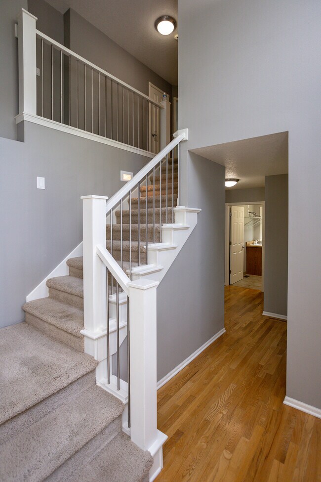 Building Photo - 426 S 49th Ct