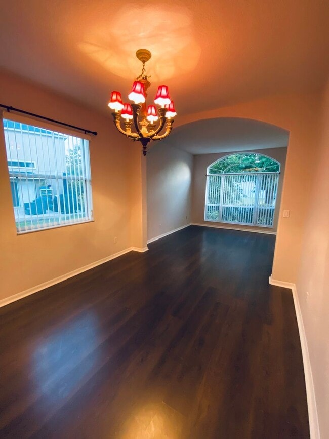 Building Photo - 4 br, 2.5 bath House - 2015 Surrey Glen Dr