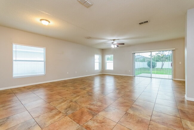 Building Photo - 3046 Dasha Palm Dr