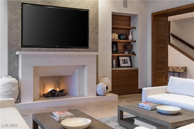 Building Photo - 5 Promontory Pointe Ln