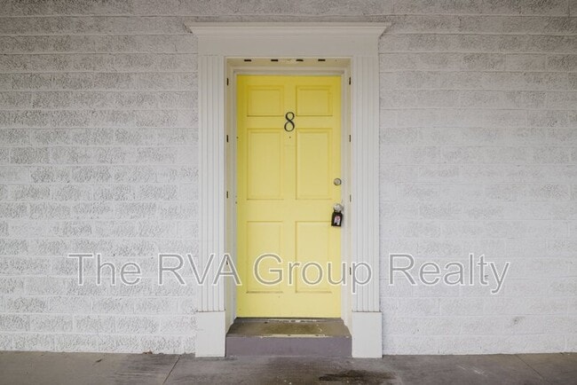 Building Photo - 3807 Woodlawn St