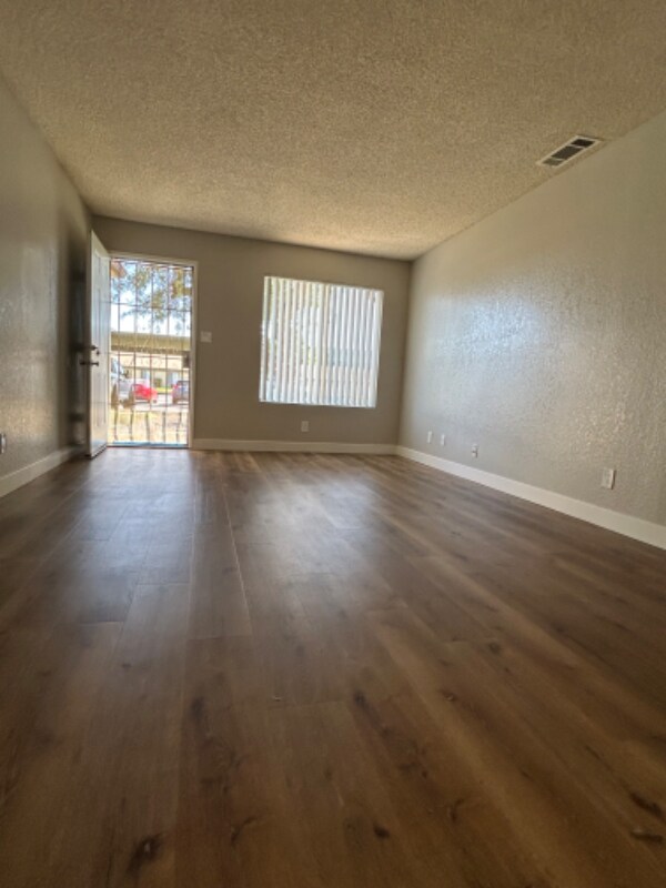 Foto del edificio - 656 Sunnyside Ave