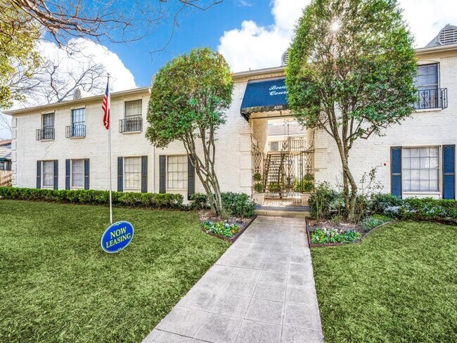 Foto del edificio - 4311 Bowser Ave