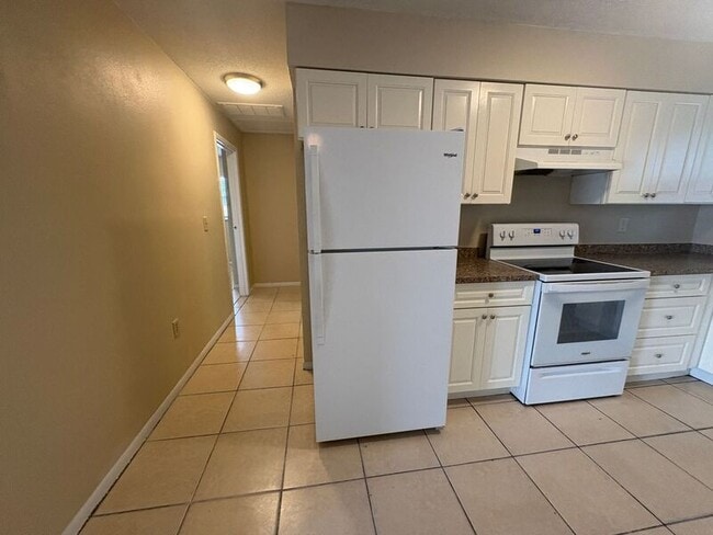 Building Photo - 849 Ave O SW