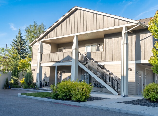 Building Photo - Centennial Pines