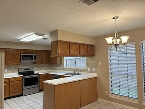 Building Photo - 16042 Pinyon Creek Dr