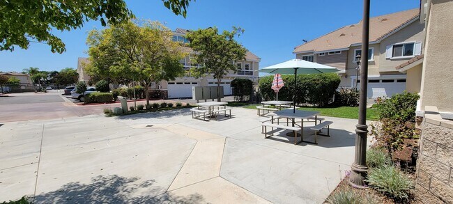 Foto del edificio - 4841 Sapphire Way