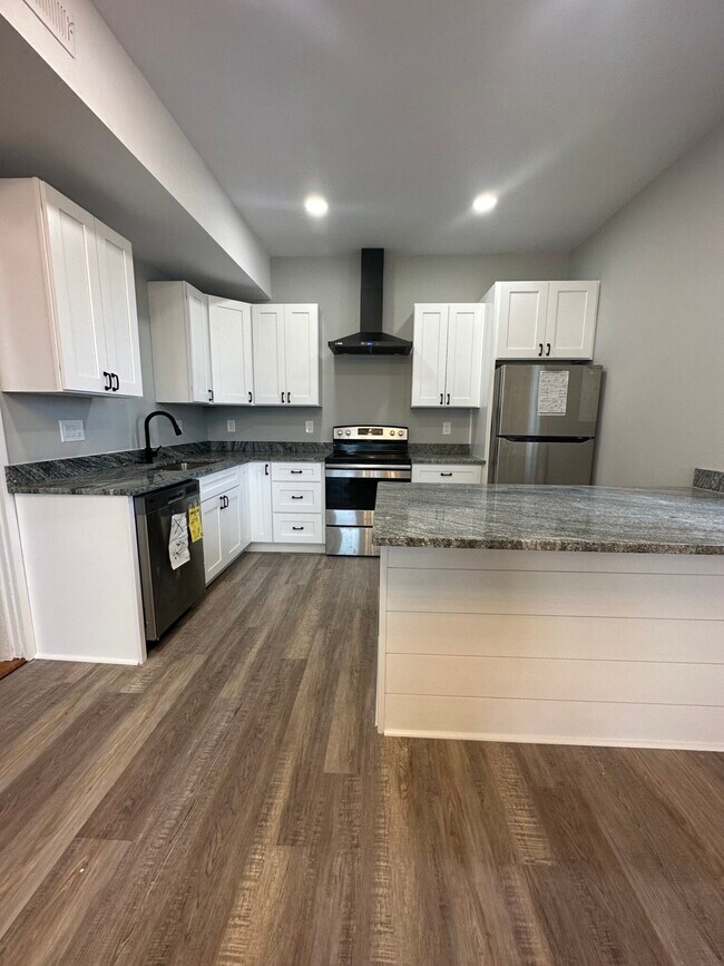 Building Photo - 187 Neponset Ave