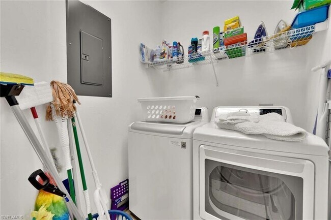 Building Photo - 27031 Lake Harbor Ct