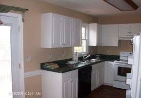 Building Photo - 391 Green Spring Dr
