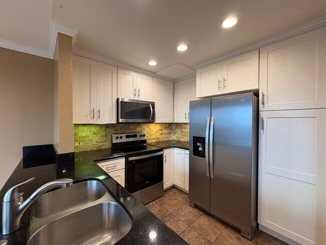 Building Photo - Charming 2B/2BA Condo in the Heart of Carlsbad