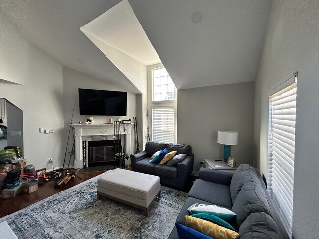 Building Photo - 3002 Ashford Ct