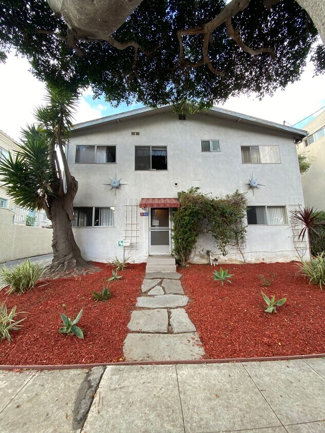 Building Photo - 2408 5th St