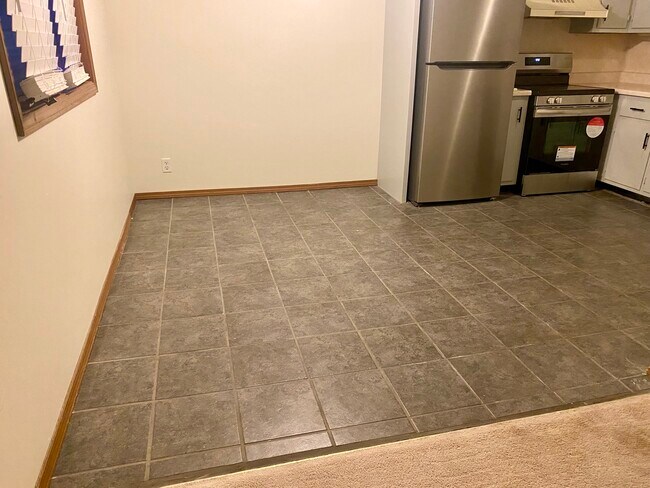 Kitchen eating area - 1916 Tracy Dr