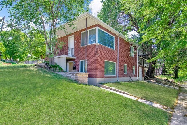 Building Photo - 580 N 200 W