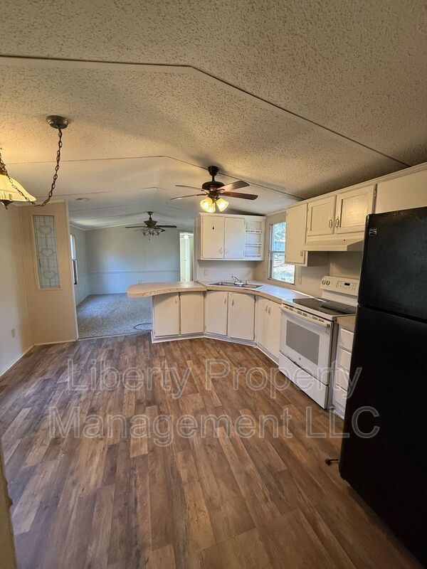 Foto del edificio - 144 New Hope Cir