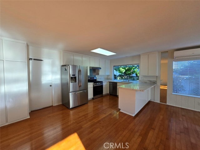 Building Photo - 2125 Camino La Vista